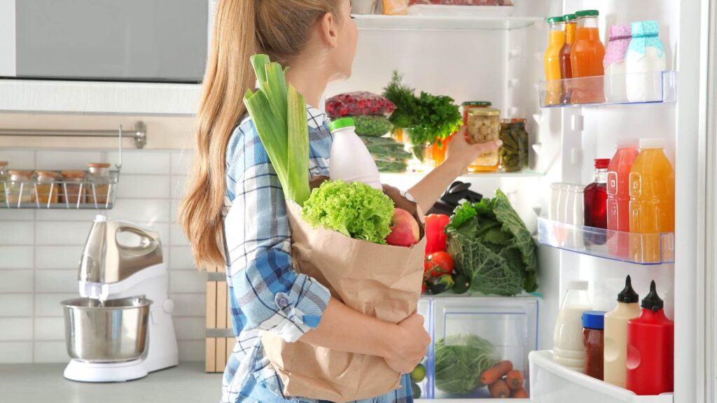 как правильно хранить продукты в холодильнике