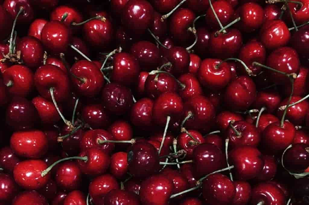 15. Вишня (97 калорий на чашку)
